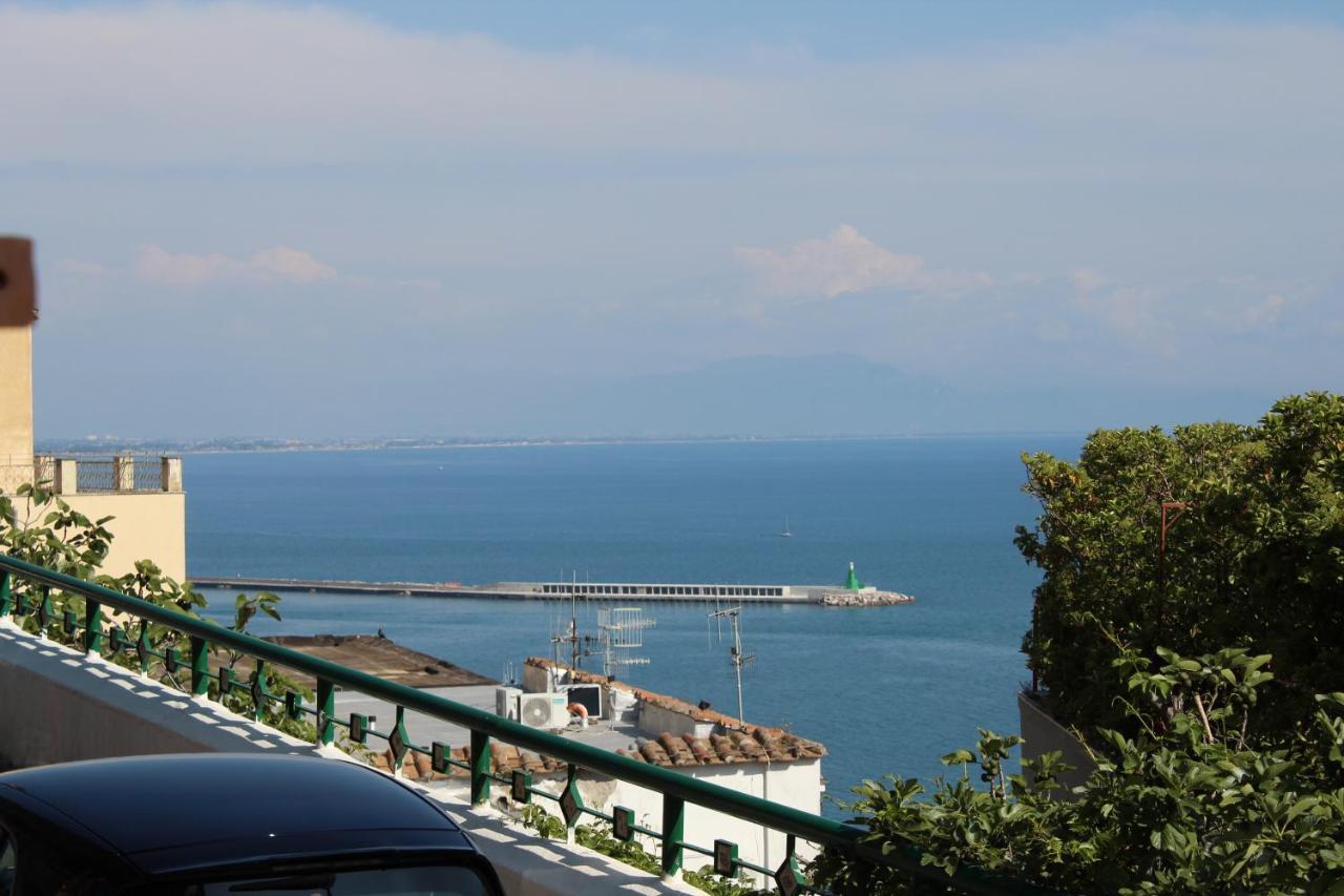 Verdemare Charming Accommodation In Vietri Sul Mare - Amalfi Coast Buitenkant foto